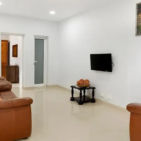 Casa T2 Com Carro Gratis